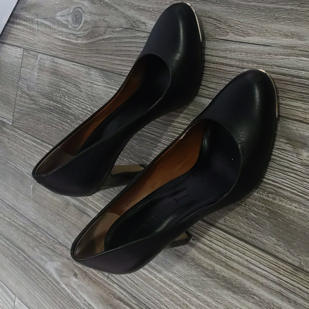 Banana Republic Black Leather Pumps 6.5
